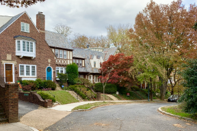 Rad side house in Fox Hall